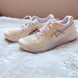 ASIC Women’s Gel Resolution tennis shoes